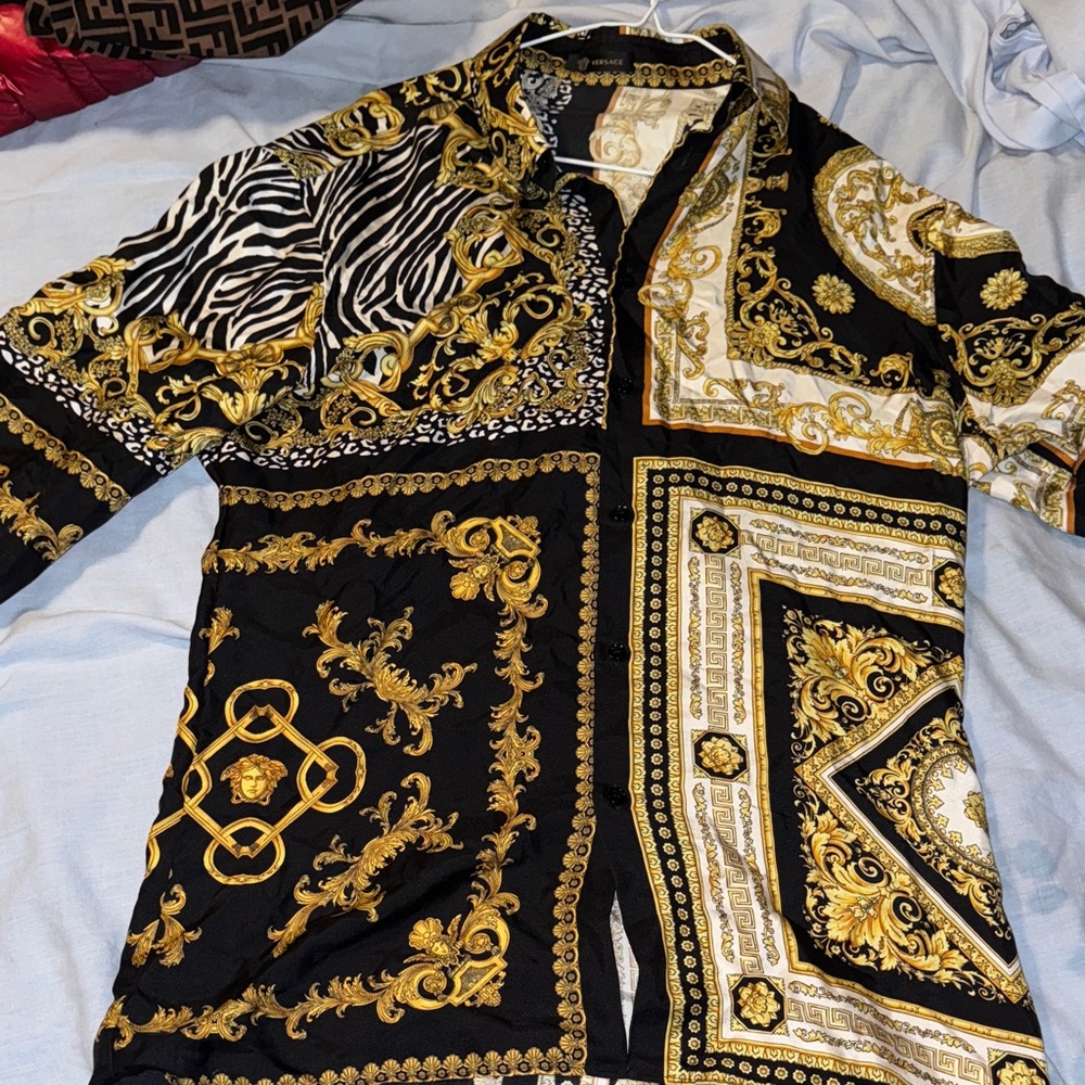 Versace Men's silk Shirt - Black, Gold, and White